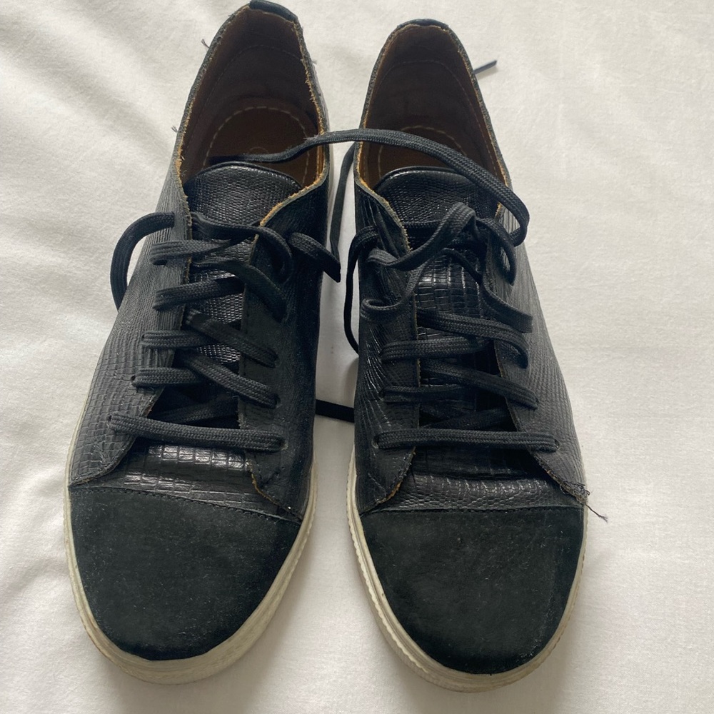 Kaanas Black Textured Leather Sneakers Sz 9